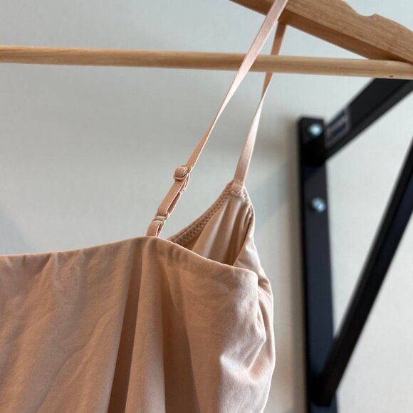 SKIMS thong back Fits Everybody size M Bodysuit - Picture 9 of 10